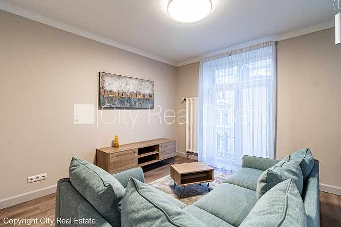 Fasādes māja, slēgts pagalms, ieeja no pagalma, franču balkons, logi vērsti mājas abās Rīga - foto 2