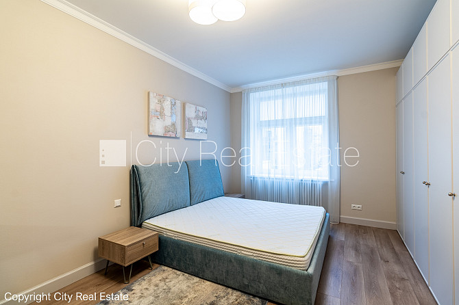 Fasādes māja, slēgts pagalms, ieeja no pagalma, franču balkons, logi vērsti mājas abās Rīga - foto 8