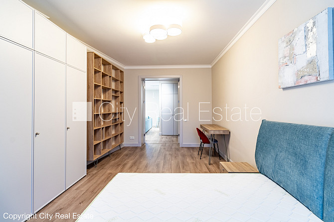 Fasādes māja, slēgts pagalms, ieeja no pagalma, franču balkons, logi vērsti mājas abās Rīga - foto 10