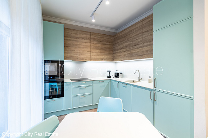 Fasādes māja, slēgts pagalms, ieeja no pagalma, franču balkons, logi vērsti mājas abās Rīga - foto 4