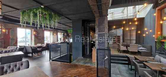 Земля в собственности, фасадный дом, на подвальном этаже доступно кладовое Рига