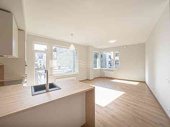 Здание во дворе, реновированный дом, закрытая территория, возможность аренды Рига