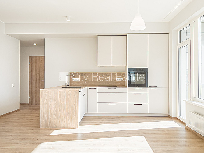 Здание во дворе, реновированный дом, закрытая территория, возможность аренды Рига - изображение 2