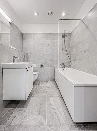 Здание во дворе, реновированный дом, закрытая территория, возможность аренды Рига - изображение 8