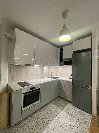 Фасадный дом, изолированные комнаты 3 шт., студио, кухня объединена с гостинной, Рига