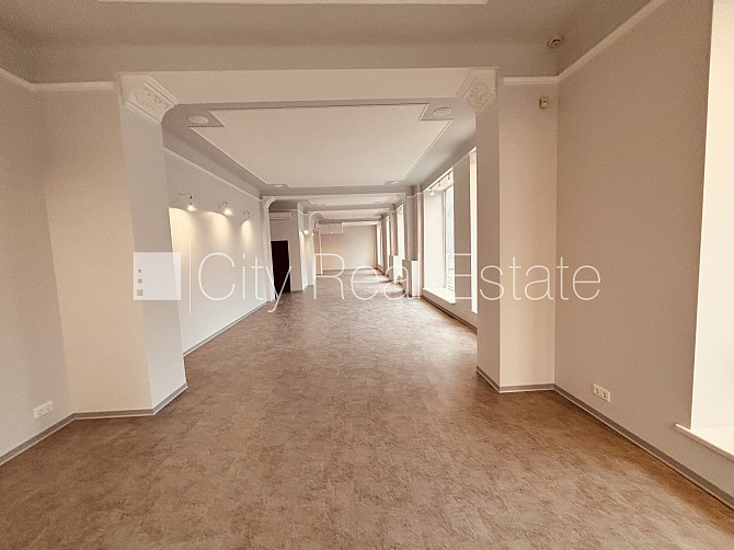 Fasādes māja, slēgts pagalms, apkure-gaisa siltumsūknis, boilers karstajam ūdenim, gaisa Rīga - foto 1