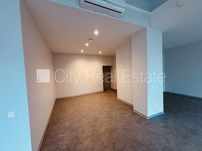 Fasādes māja, slēgts pagalms, apkure-gaisa siltumsūknis, boilers karstajam ūdenim, gaisa Rīga - foto 10