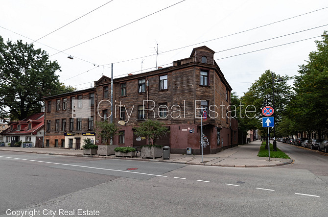 Фасадный дом, фасад с деревянной отделкой, место для машины, вход со двора, окна Рига - изображение 20