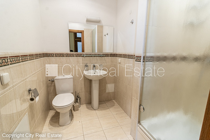 Фасадный дом, реновированный дом, благоустроенная озеленённая территория, Рига - изображение 19