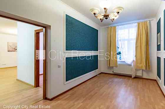 Проект - Krišjāņa Valdemāra 39 (Кришьяня Валдемара 39), здание во дворе, место для машины, Rīga