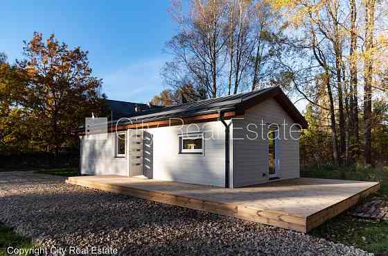 Частный дом, деревянный дом, энергоэффективный дом, места для нескольких машин, Рига