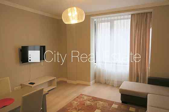 Новостройка, фасадный дом, благоустроенный озеленённый двор, закрытый двор, Rīga