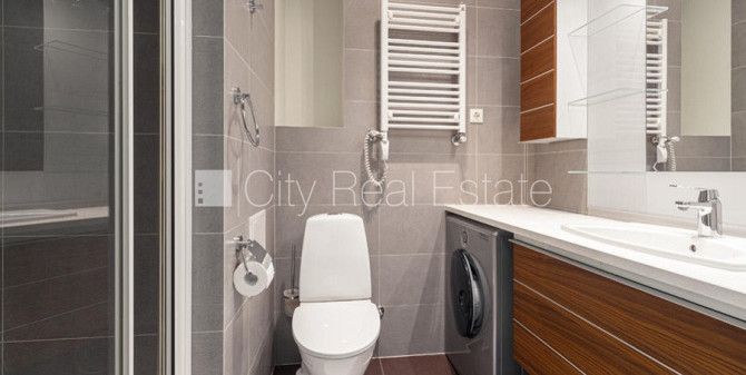 Renovēta māja, studio tipa, virtuve apvienota ar istabu, augstie griesti, mainīti radiatori, Rīga - foto 6