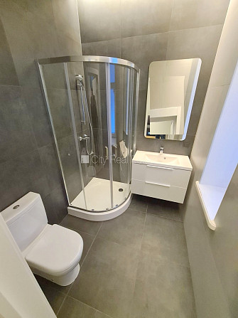 Fasādes māja, renovēta māja, slēgta teritorija, ieeja no ielas un pagalma, ir lifts, kāpņu Rīga - foto 6