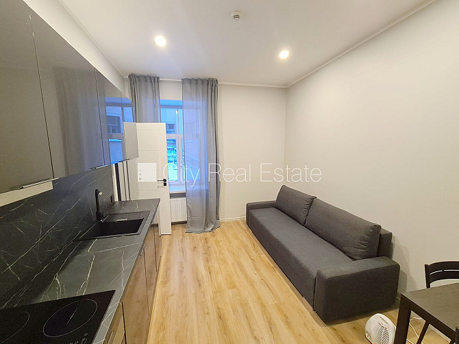 Fasādes māja, renovēta māja, slēgta teritorija, ieeja no ielas un pagalma, ir lifts, kāpņu Rīga - foto 3