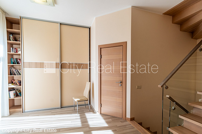 Zeme īpašumā, jaunceltne, zaļā teritorija, slēgts pagalms, teritorijas iebrauktuves vārti Jūrmala - foto 14