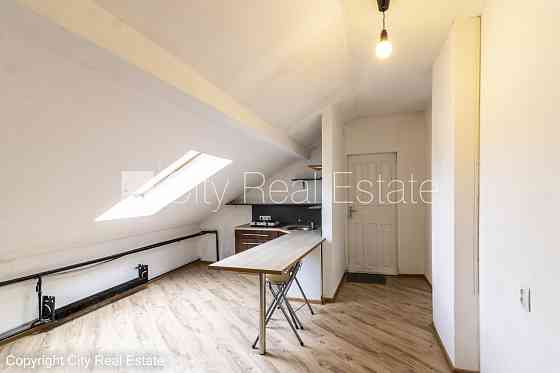 Фасадный дом, реновированный дом, вход с улицы, мансарда, лестничная клетка после Rīga