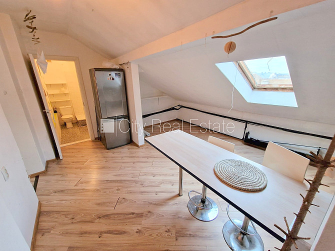 Fasādes māja, renovēta māja, ieeja no ielas, mansards, kāpņu telpa pēc kosmētiskā remonta, Rīga - foto 7