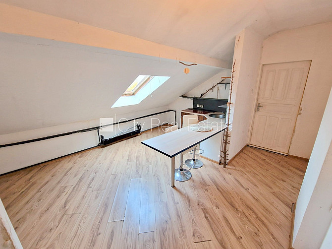 Fasādes māja, renovēta māja, ieeja no ielas, mansards, kāpņu telpa pēc kosmētiskā remonta, Rīga - foto 3