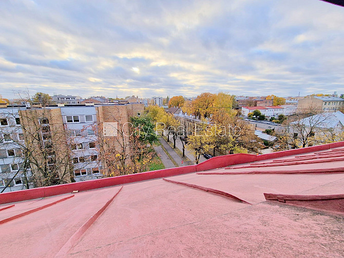 Fasādes māja, renovēta māja, ieeja no ielas, mansards, kāpņu telpa pēc kosmētiskā remonta, Rīga - foto 16