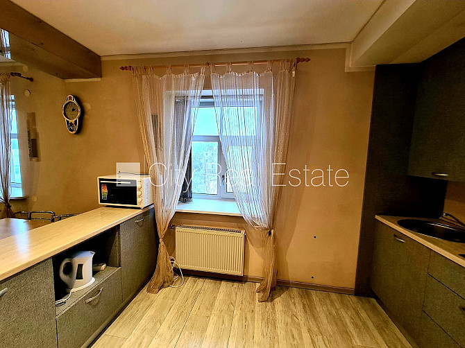 Fasādes māja, bezmaksas stāvvieta pagalmā, ieeja no pagalma, logi vērsti uz pagalma pusi, Rīga - foto 6