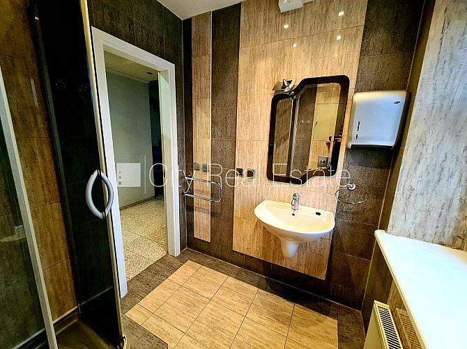 Fasādes māja, bezmaksas stāvvieta pagalmā, ieeja no pagalma, logi vērsti uz pagalma pusi, Rīga - foto 13