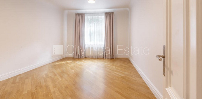 Здание во дворе, территория обнесена забором, платная стоянка, лестничная клетка Рига - изображение 16