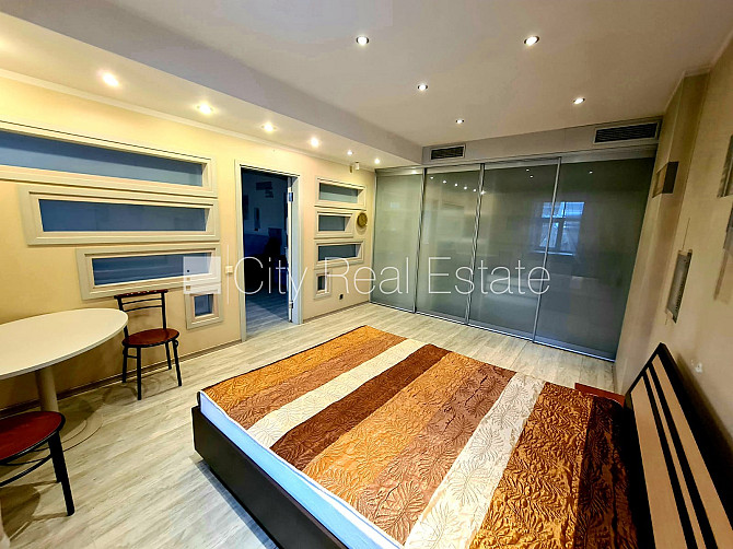 Fasādes māja, bezmaksas stāvvieta pagalmā, ieeja no pagalma, logi vērsti uz pagalma pusi, Rīga - foto 11