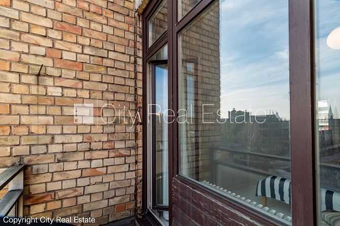 Fasādes māja, labiekārtots apzaļumots pagalms, vieta automašīnai, ieeja no ielas un pagalma, Rīga - foto 13