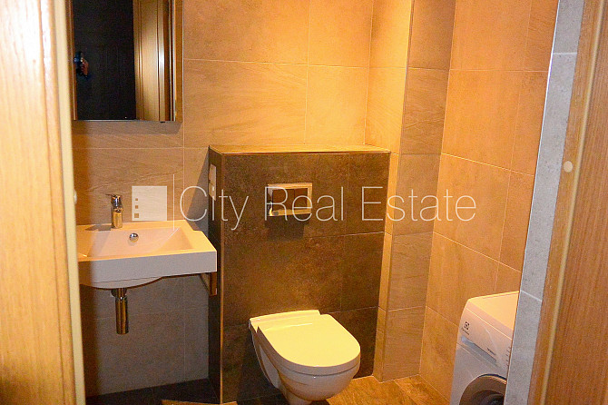 Kāpņu telpa pēc kosmētiskā remonta, guļamistabu skaits 1 gab., telpas izolētas, studio tipa, Rīga - foto 7