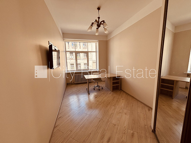 Zeme īpašumā, fasādes māja, slēgts pagalms, iežogota teritorija, slēgta teritorija, Rīga - foto 13