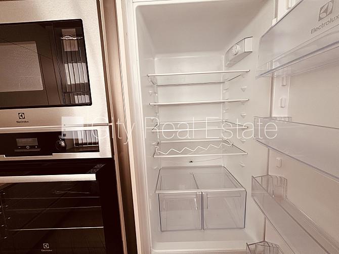 Zeme īpašumā, fasādes māja, slēgts pagalms, iežogota teritorija, slēgta teritorija, Rīga - foto 9