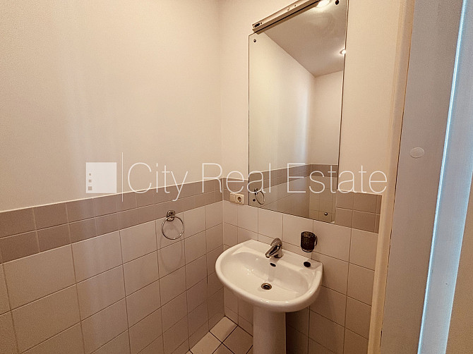 Renovēta māja, vieta automašīnai, objektu apsargā fiziskā apsardze, luksuss apartamenti , ir Rīga - foto 15