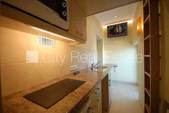 Фасадный дом, панельный дом, благоустроенная озеленённая территория, подъездная Rīga