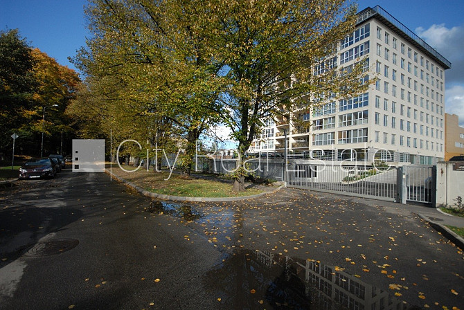 Fasādes māja, paneļu māja, labiekārtota apzaļumota teritorija, bruģēts piebraucamais Rīga - foto 12