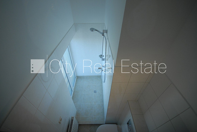 Fasādes māja, paneļu māja, labiekārtota apzaļumota teritorija, bruģēts piebraucamais Rīga - foto 4