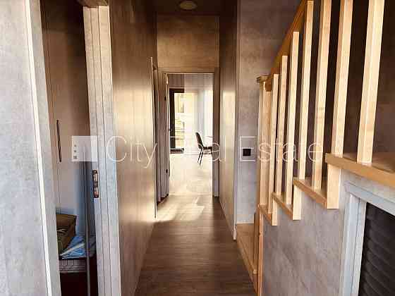 Частный дом, благоустроенная озеленённая территория, закрытая территория, Rīga