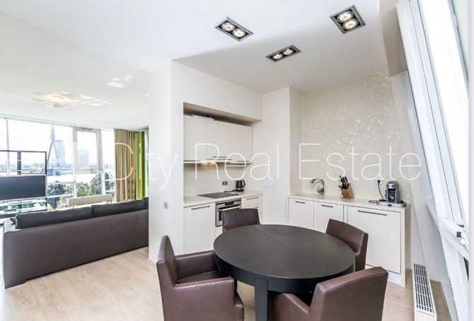 Projekts - Centra Nams, labiekārtots apzaļumots pagalms, slēgts pagalms, vieta automašīnai, Rīga - foto 1