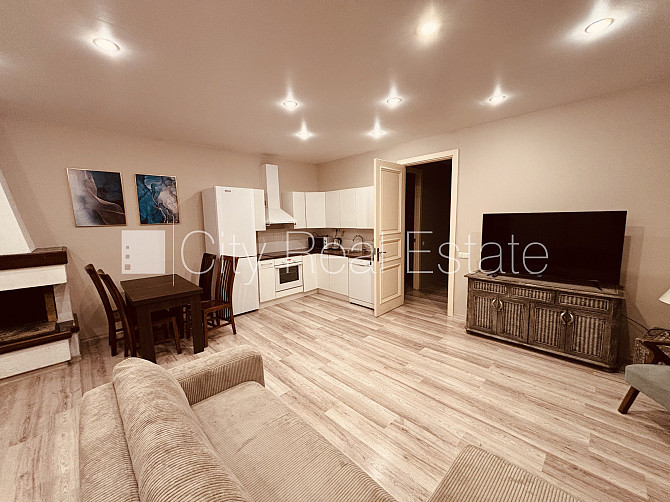 Fasādes māja, renovēta māja, slēgts pagalms, iespēja nomāt autostāvvietu, ieeja no ielas, Rīga - foto 4