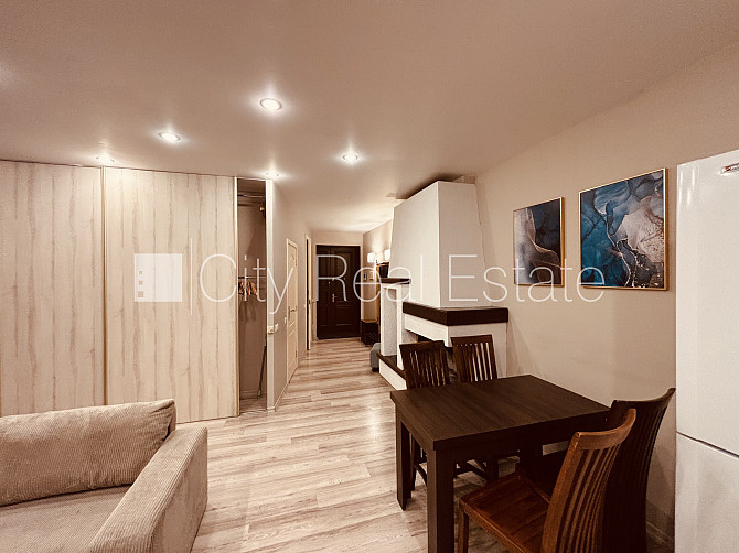 Fasādes māja, renovēta māja, slēgts pagalms, iespēja nomāt autostāvvietu, ieeja no ielas, Rīga - foto 2