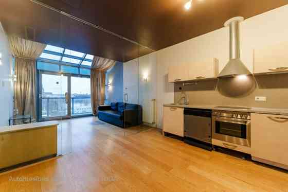 Продается 2-х комнатная квартира общей площадью 82,8 м (внутренняя площадь 65,3 м, Рига