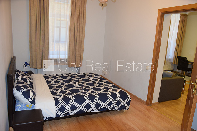 Дом во дворе, место для машины, вход со двора, студио, кухня объединена с Рига - изображение 8