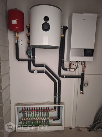 Tiek pārdota vienstāvīga jaunbūve ar balto apdari.  Dzīvojamā platība 146 m2. Viesistaba ar virtuvi  Елгава и Елгавский край - изображение 2