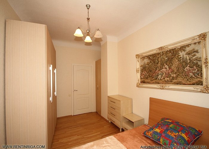 Divu guļamistabu dzīvoklis ar plašu dzīvojamo istabu, virtuvi un diviem sanmezgliem (ir vanna Rīga - foto 8