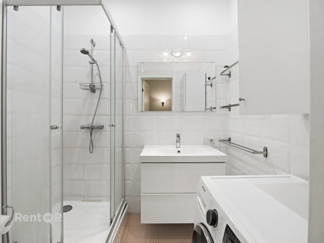 Skaists 3 istabu dzīvoklis renovētā pirmskara ēkā prestižajā Alberta ielā, Rīgas Klusajā centrā.  Al Рига - изображение 9