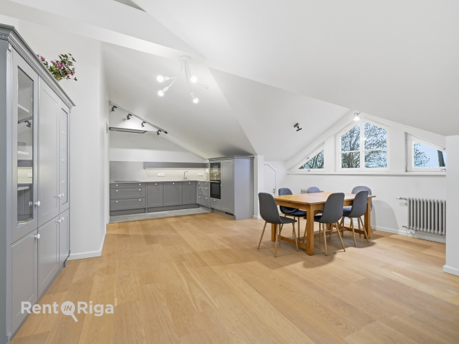 Izīrē plašu un elegantu mansarda dzīvokli ekskluzīvā vietā  Ogļu ielā 30, Rīgā.  Piedāvājumā unikāls Рига - изображение 20