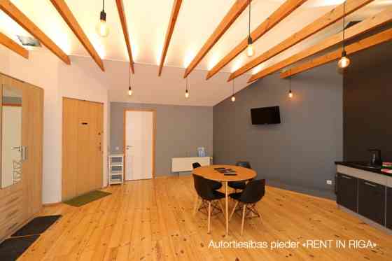 Apartment for sale in an excellent location right in the heart of Rigas historic centre! Situated op Рига