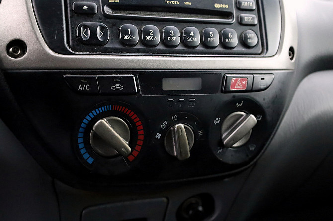 Toyota RAV4 Linea Sol 4x4 A-C 2.0 D-4D 85kW Tallina - foto 8