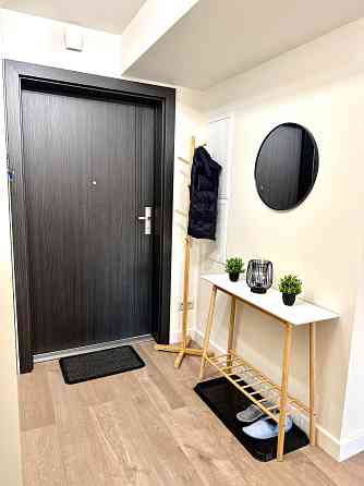 Tiek izīrēts gaišs un plašs studio tipa dzīvoklis 12 stāvu modernajā projektā. Mājas teritorijā... Рига