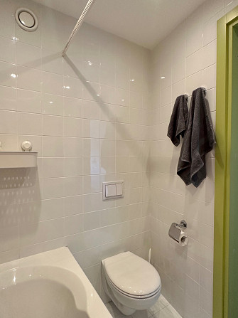 Tiek izīrēts gaišs un plašs studio tipa dzīvoklis 12 stāvu modernajā projektā. Mājas teritorijā... Рига - изображение 10